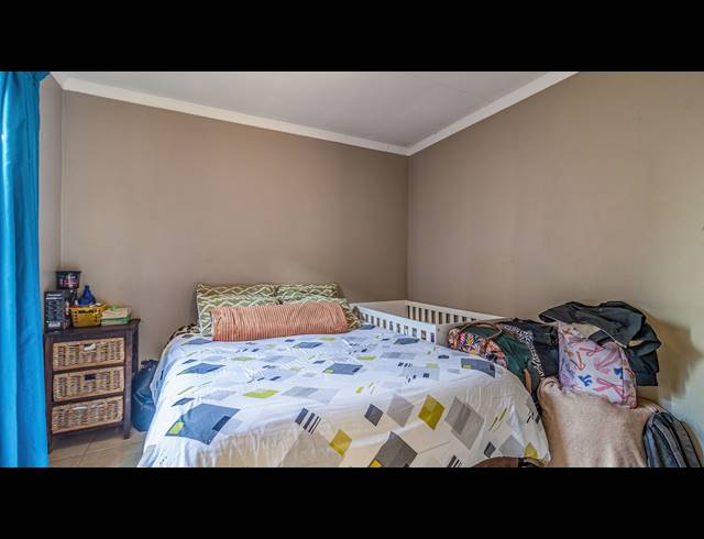 2 BEDROOM HOUSE FOR SALE IN SOUTH HILLS